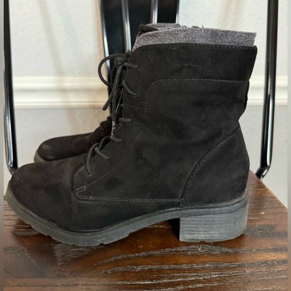 Mossimo (Target) Women’s Faux Suedo Black Boots Size 9. - Picture 5 of 8